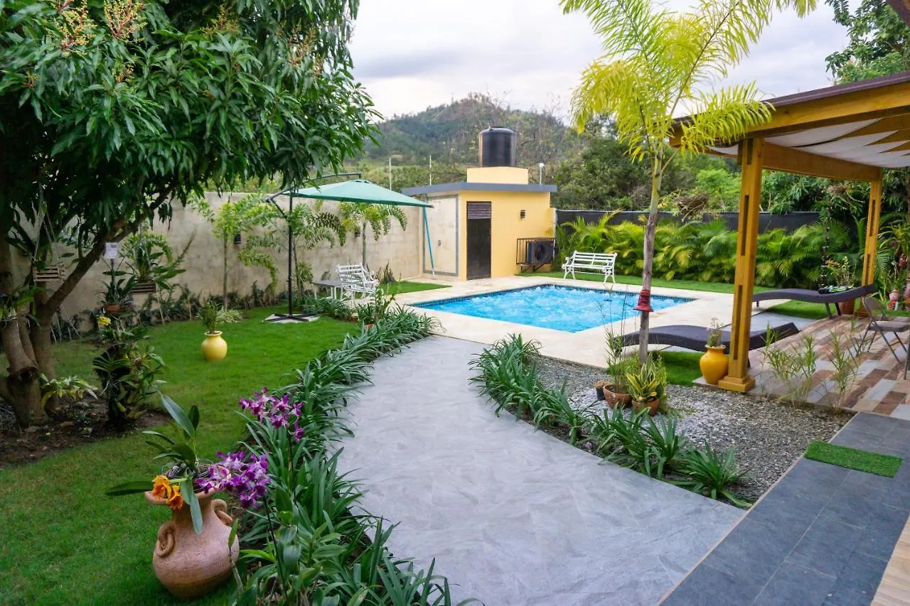 Villa Rosalia Jarabacoa Con Piscina Climatizada Dominikanska republiken